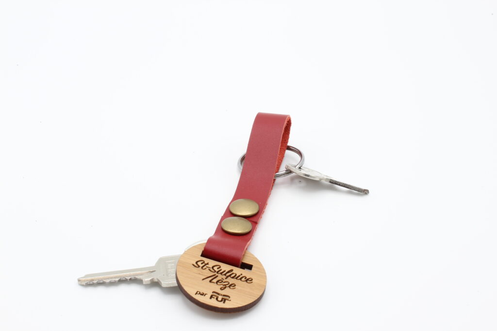 attache porte cles cuir vachette saint sulpice rouge (2)