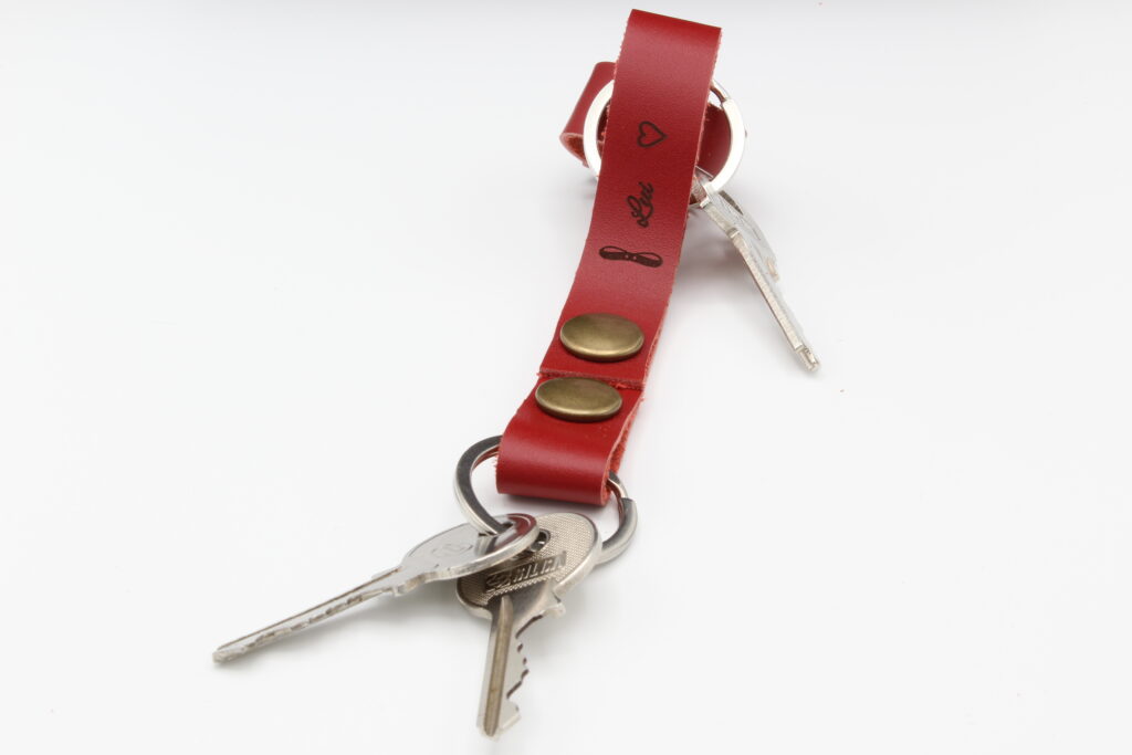attaches porte cles cuir vachette rouge lui (1)